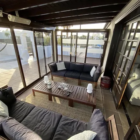 Traumvilla Mit Pool & Meerblick فيلة