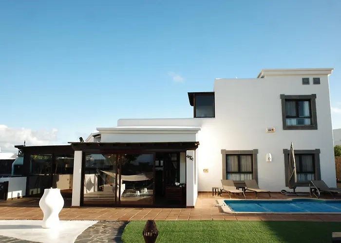 Traumvilla Mit Pool & Meerblick Βίλα *